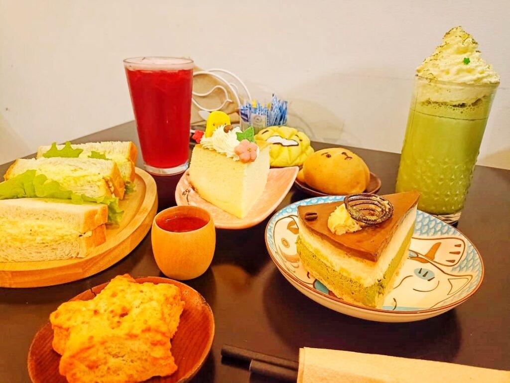 Ao Kuma Café