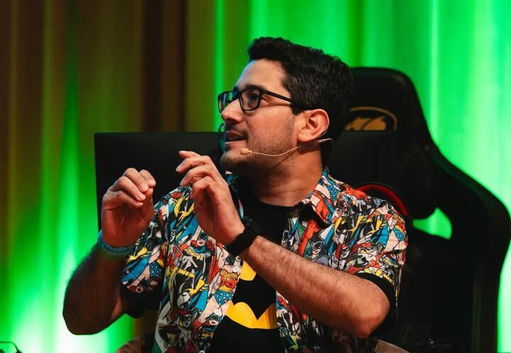 Rodrigo Molina Ovni Press