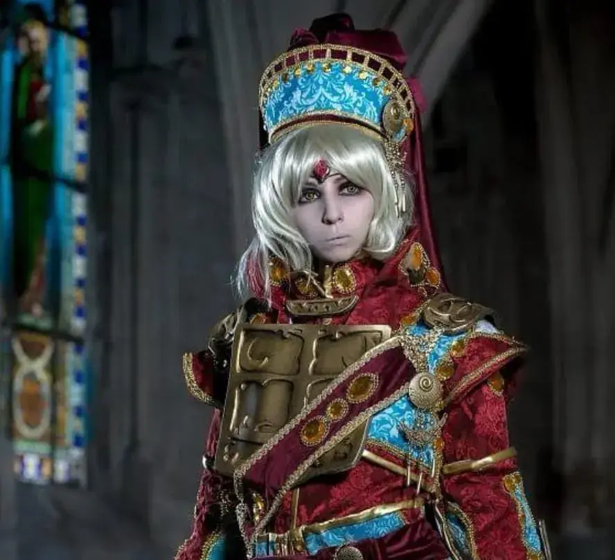 Hika Cosplay como Ion Fortuna