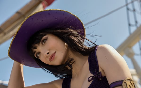 Lera Abova como Miss All Sunday en One Piece Live Action Temporada 2