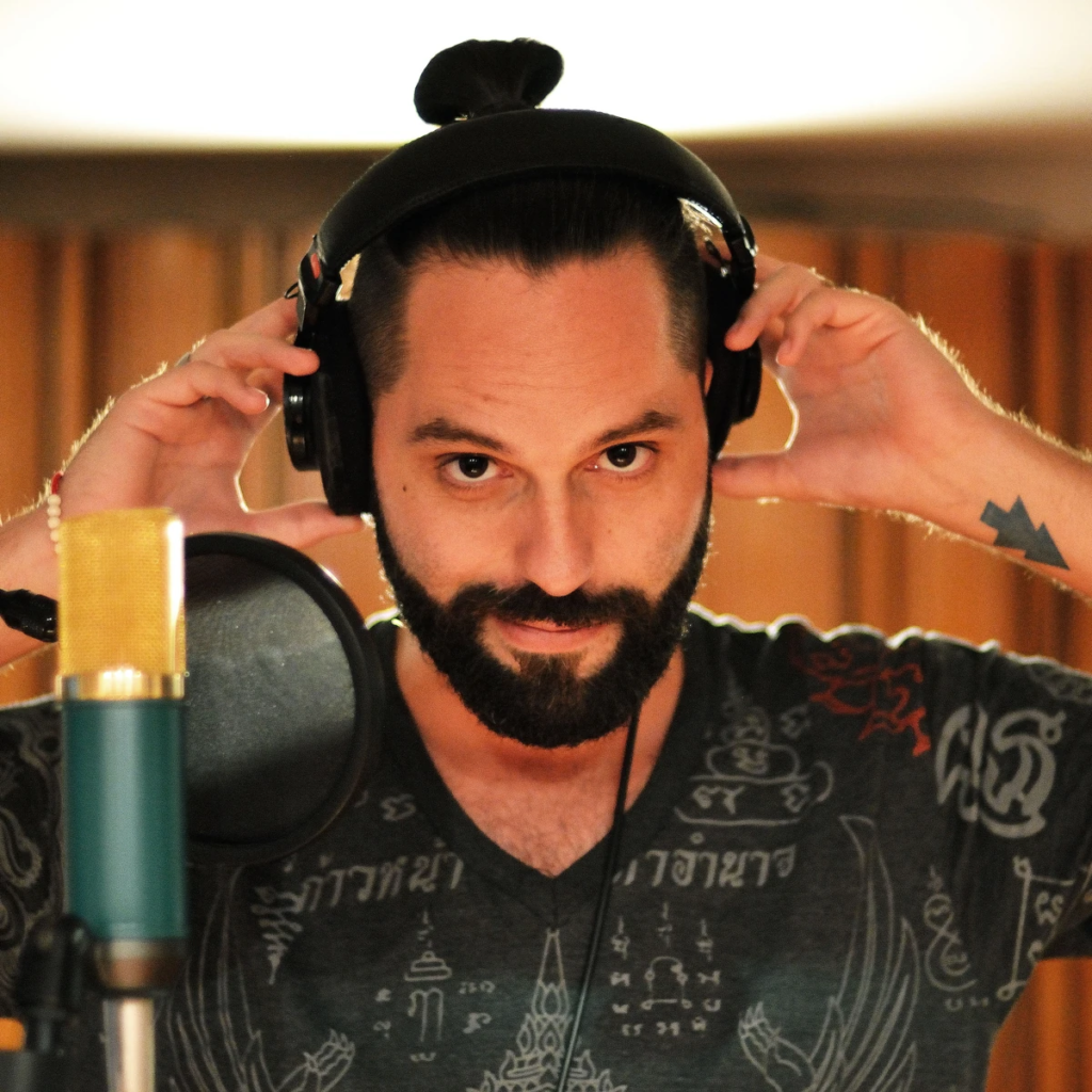 Alejandro Graue, actor de voz y locutor argentina.