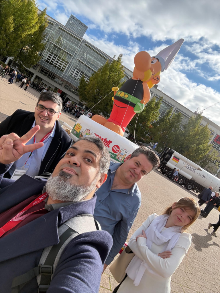 Guillermina Lorenzetti junto a Leandro Oberto y el staff de Ivrea